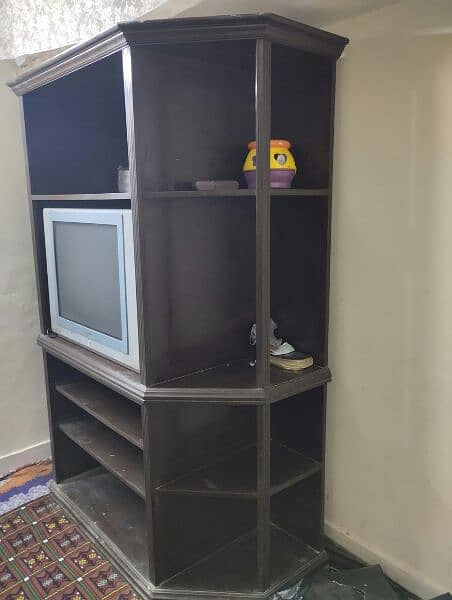 cabinets in good condition 1