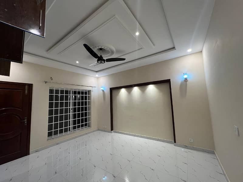 10 Marla upper portion for Rent in G-13/4 2