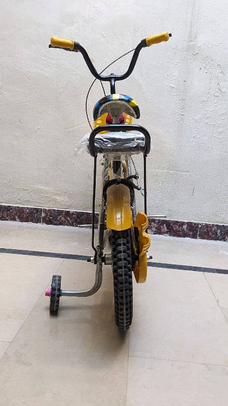 kids bicycle in yellow color for age 5-12. new condition. 03070051901 3