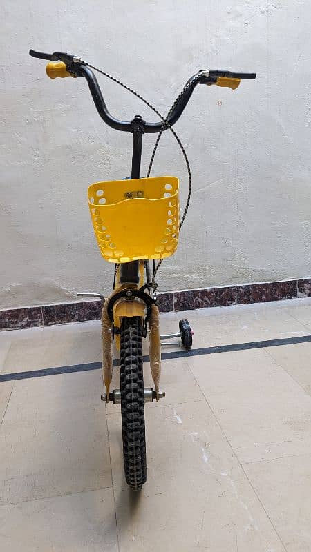 kids bicycle in yellow color for age 5-12. new condition. 03070051901 4