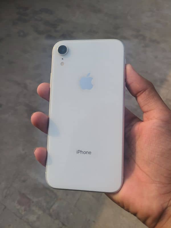 iphone XR 4