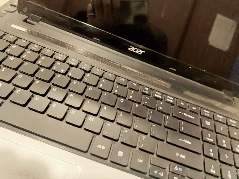 Acer Laptop 9/10 1