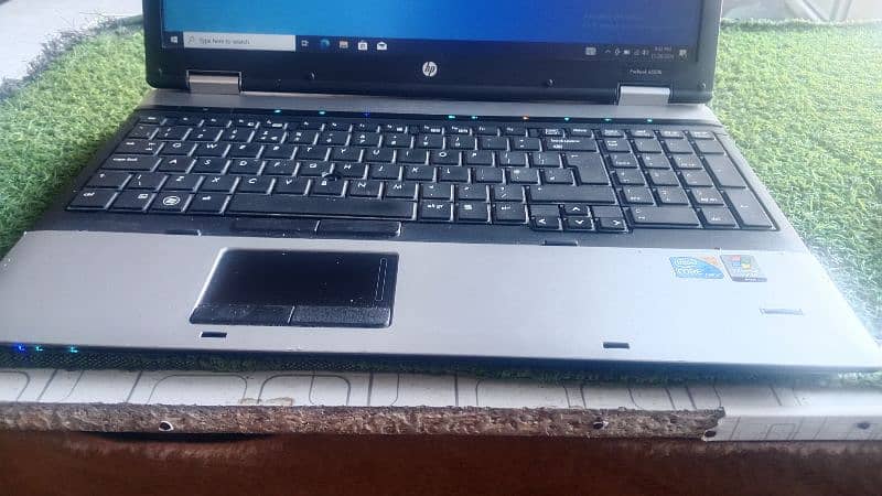 Laptop ram 4gb storage 230 battery timing 3hr only 1 month used 7