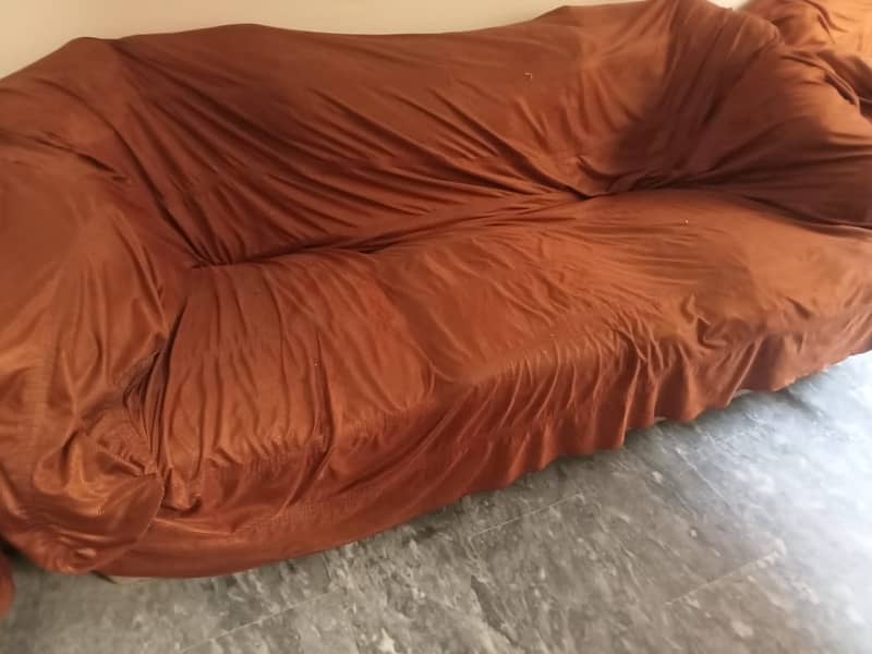 5 seater Leather sofa and 1 Table for sale 6