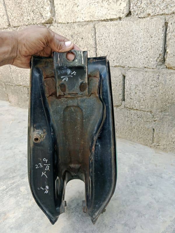 original fuel tank 125 4