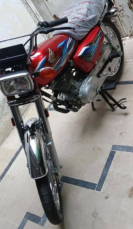 I am selling Honda 125 2024 3