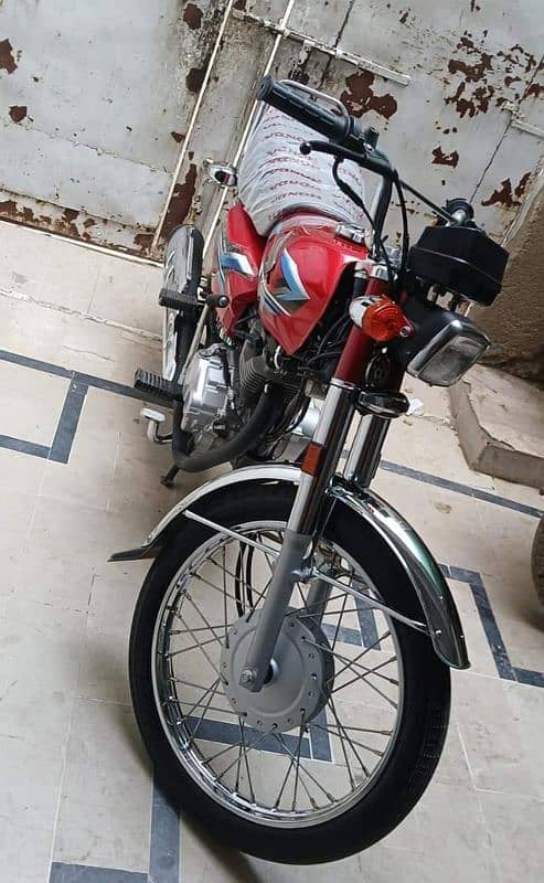 I am selling Honda 125 2024 4