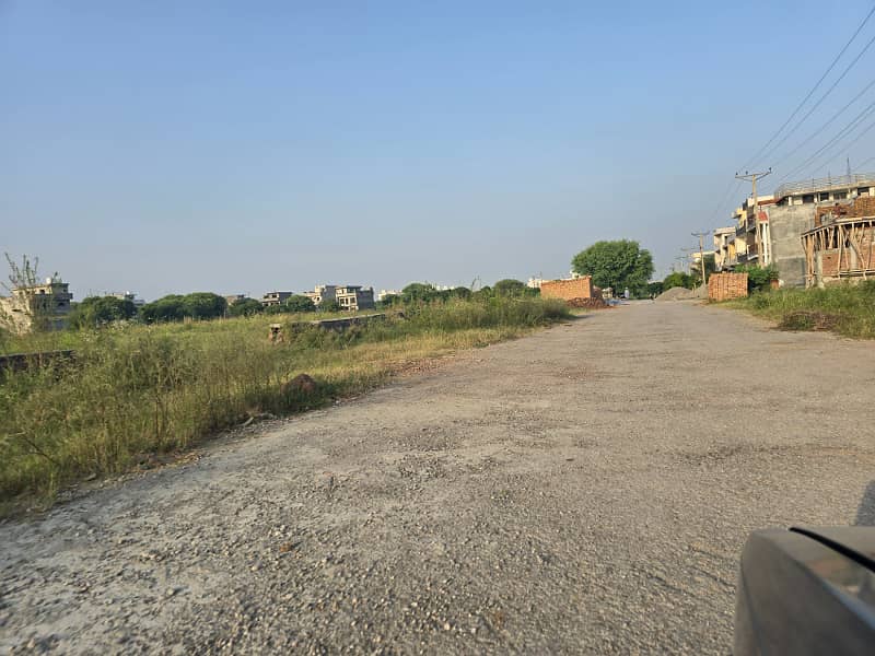 5 Marla Next To Corner Plot Of Good Location For Sale 0