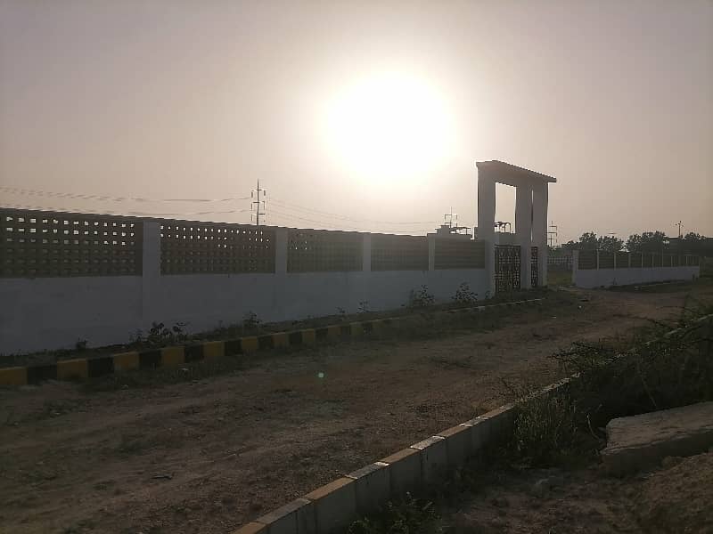 400 Square Yards Spacious Residential Plot Is Available In Gulshan-e-Mehran - Block 1D For sale 3