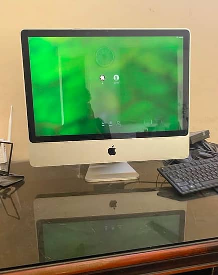 Apple I mac 2009 10/9 condition (price is negotiable) 0