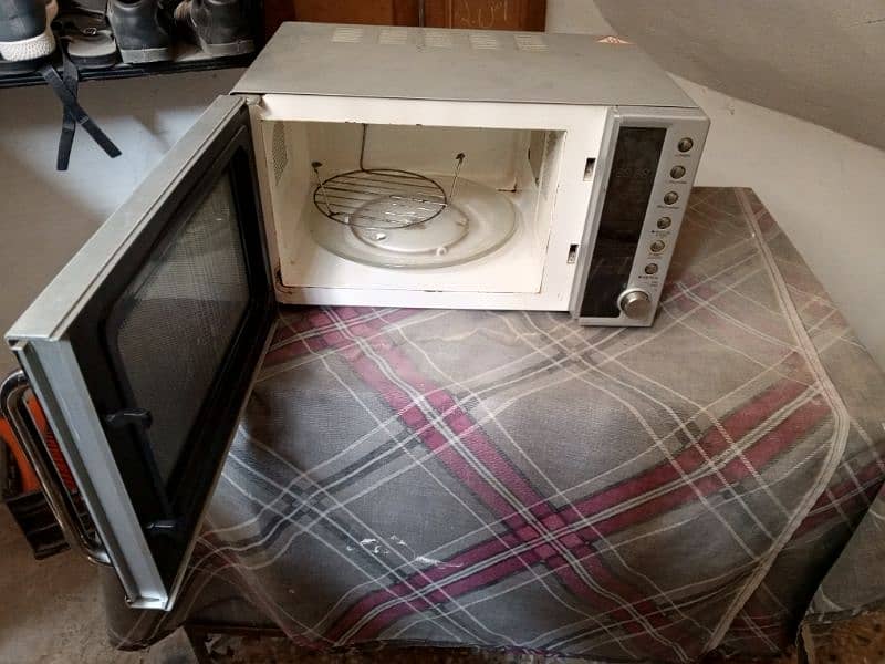 Dawlance microwave oven 3