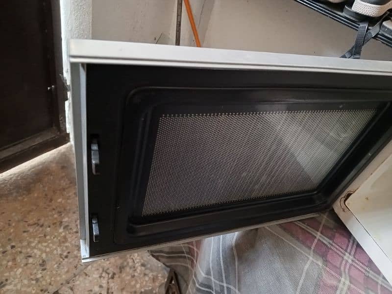 Dawlance microwave oven 4