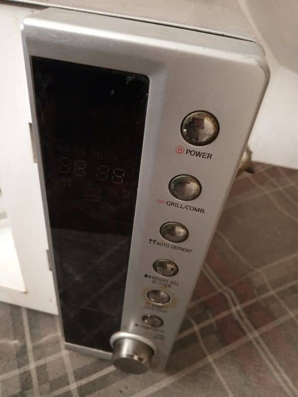 Dawlance microwave oven 6