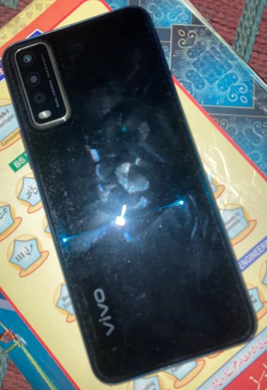 vivo v2026 3.32 full ok hai box or original charging bi sat hai 0