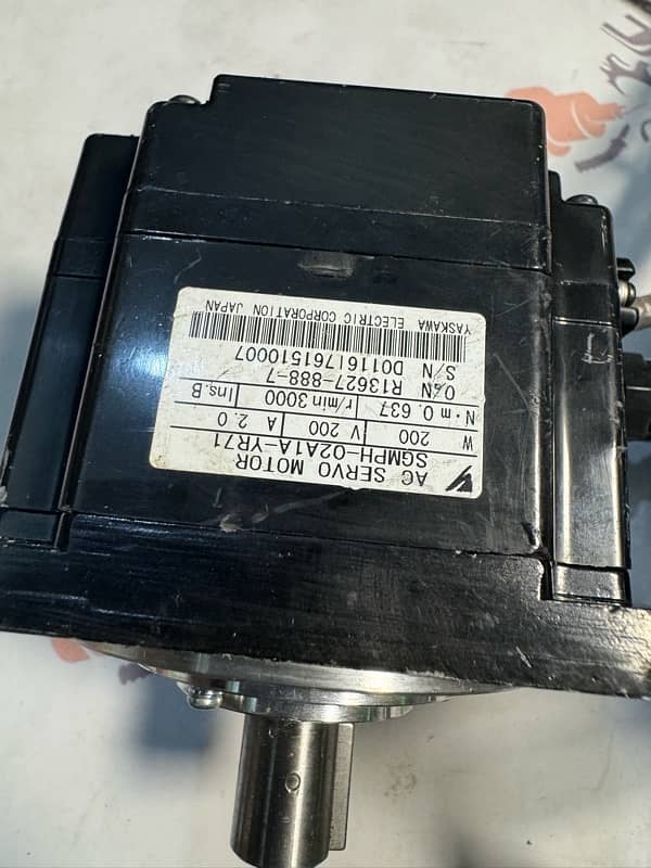 Yaskawa Ac Servo Motor Drive | Drive SGDM-04ADA | Motor SGMPH-02AAA4B 1