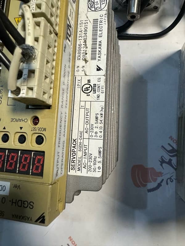 Yaskawa Ac Servo Motor Drive | Drive SGDM-04ADA | Motor SGMPH-02AAA4B 2