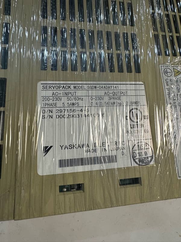 Yaskawa Ac Servo Motor Drive | Drive SGDM-04ADA | Motor SGMPH-02AAA4B 4