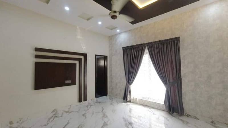 BRAND NEW 10 MARLAS HOUSE AVAILABLE FOR SALE SECTOR B BLOCK GHULBAHAR BAHRIA TOWN LAHORE 18