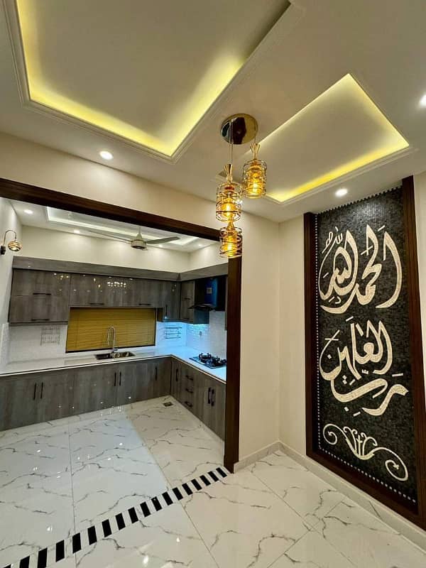 BRAND NEW 10 MARLAS HOUSE AVAILABLE FOR SALE SECTOR C BLOCK JASMINE BAHRIA TOWN LAHORE 9