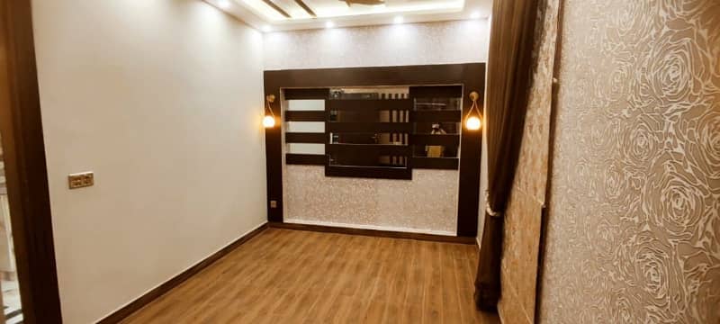 BRAND NEW 10 MARLA HOUSE AVAILABLE FOR RENT SECTOR E BLOCK RAFI JINNAH NISHTER BAHRIA TOWN LAHORE 20