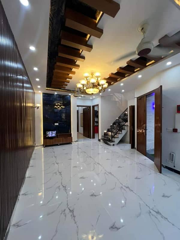 BRAND NEW 10 MARLA HOUSE AVALIABLE FOR RENT SECTOR B BLOCK TAKBEER SHAHEEN BAHRIA TOWN LAHORE 2