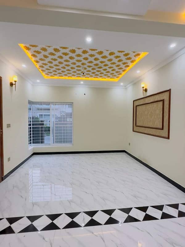 BRAND NEW 5 MARLA HOUSE AVALIABLE FOR RENT SECTOR E BLOCK RAFI JINNAH NISHTER BAHRIA TOWN LAHORE 0