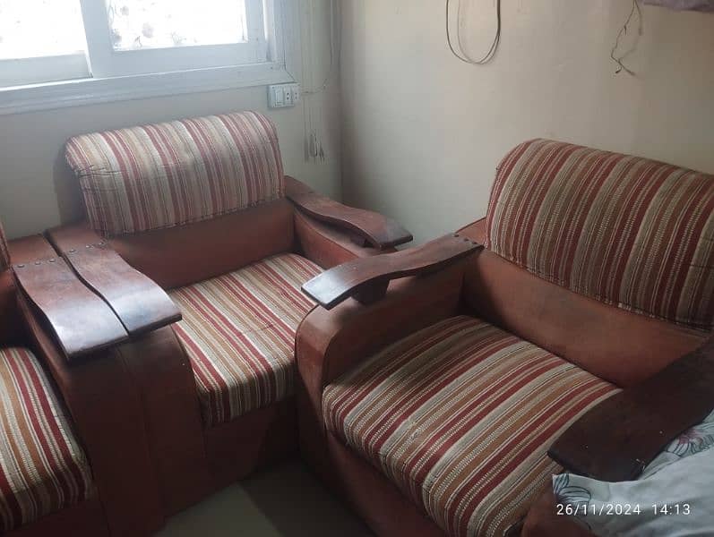 sofa set for sale urgent 0