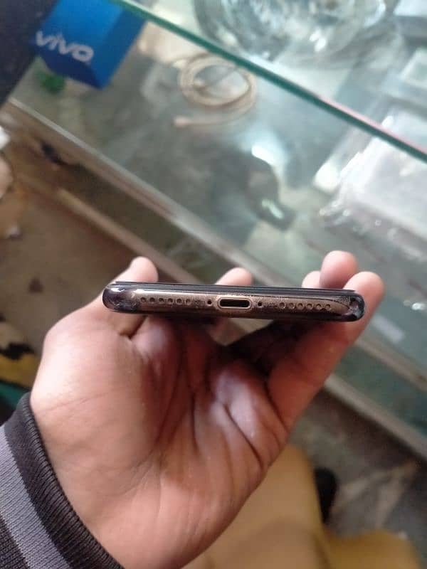 i phone x good condition 7