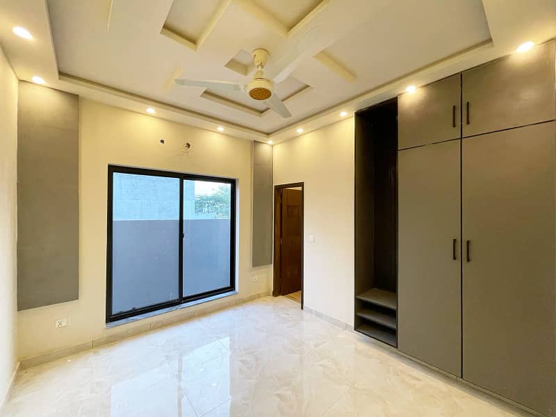 12 Marla 4 Bedroom House Availablr for Rent in Askari-2, Sherpao Bridge Colony Lahore 3