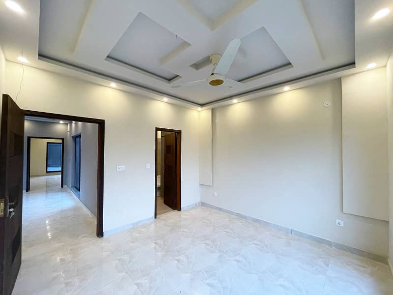 12 Marla 4 Bedroom House Availablr for Rent in Askari-2, Sherpao Bridge Colony Lahore 10