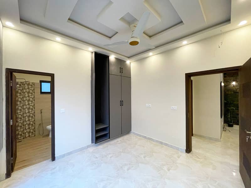 12 Marla 4 Bedroom House Availablr for Rent in Askari-2, Sherpao Bridge Colony Lahore 12