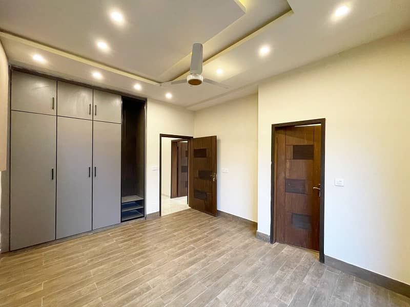 12 Marla 4 Bedroom House Availablr for Rent in Askari-2, Sherpao Bridge Colony Lahore 14