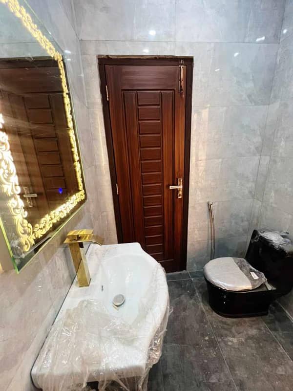 12 Marla 4 Bedroom House Availablr for Rent in Askari-2, Sherpao Bridge Colony Lahore 26