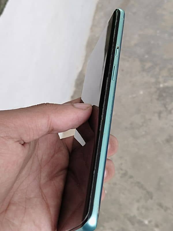 OnePlus 8 Pro & Original Charger 4