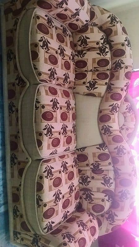 5 Seaters sofa sets Almost new, less used Contact 0341-3639698 1