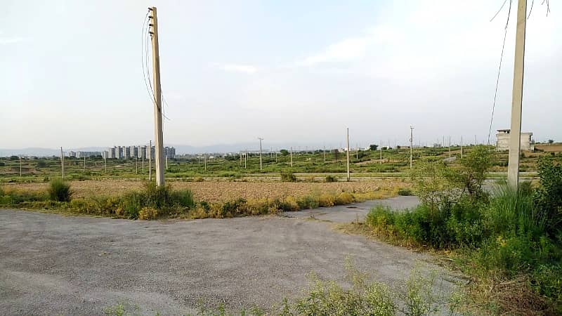 5 Marla Plot for Sale at a Great Price - Prime Location in I-16/1, Islamabad 1