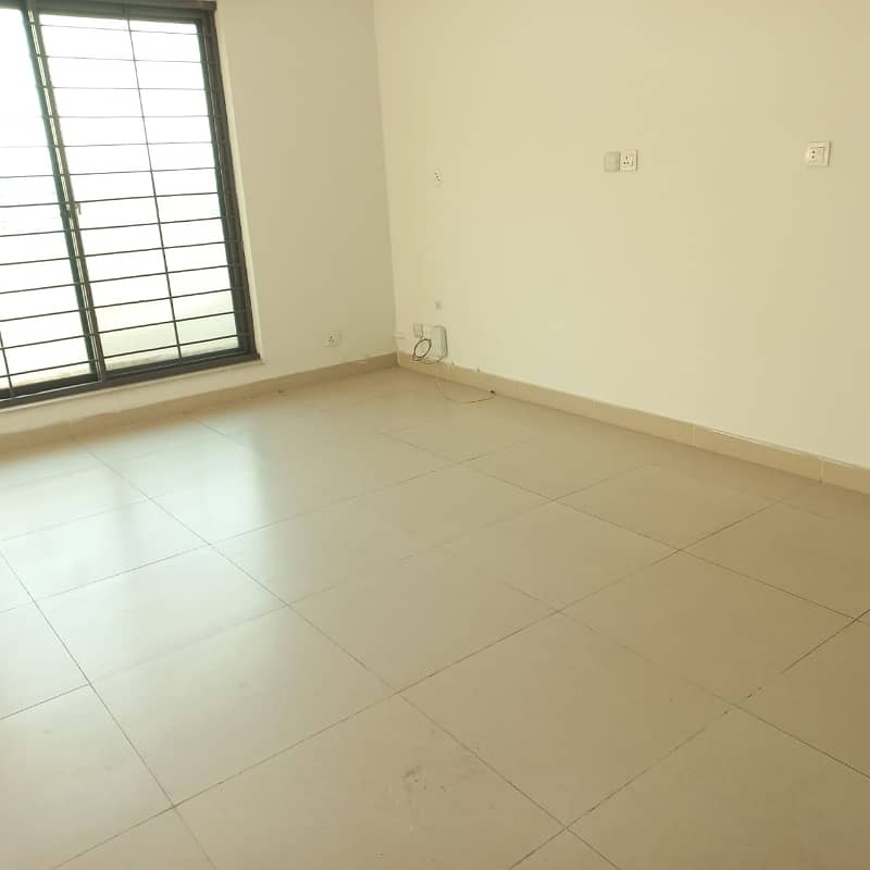 10 Marla Apartment 4 Floor For Rent 110k Rent And Ground Floor For Rent 120k Rent 1