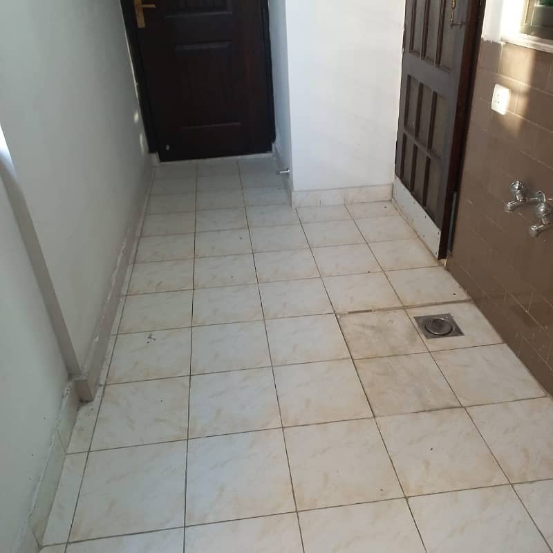 10 Marla Apartment 4 Floor For Rent 110k Rent And Ground Floor For Rent 120k Rent 2