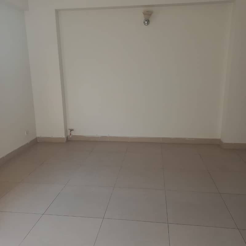 10 Marla Apartment 4 Floor For Rent 110k Rent And Ground Floor For Rent 120k Rent 3