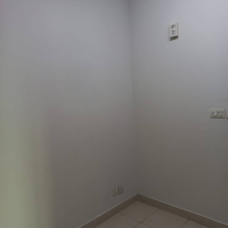 10 Marla Apartment 4 Floor For Rent 110k Rent And Ground Floor For Rent 120k Rent 4