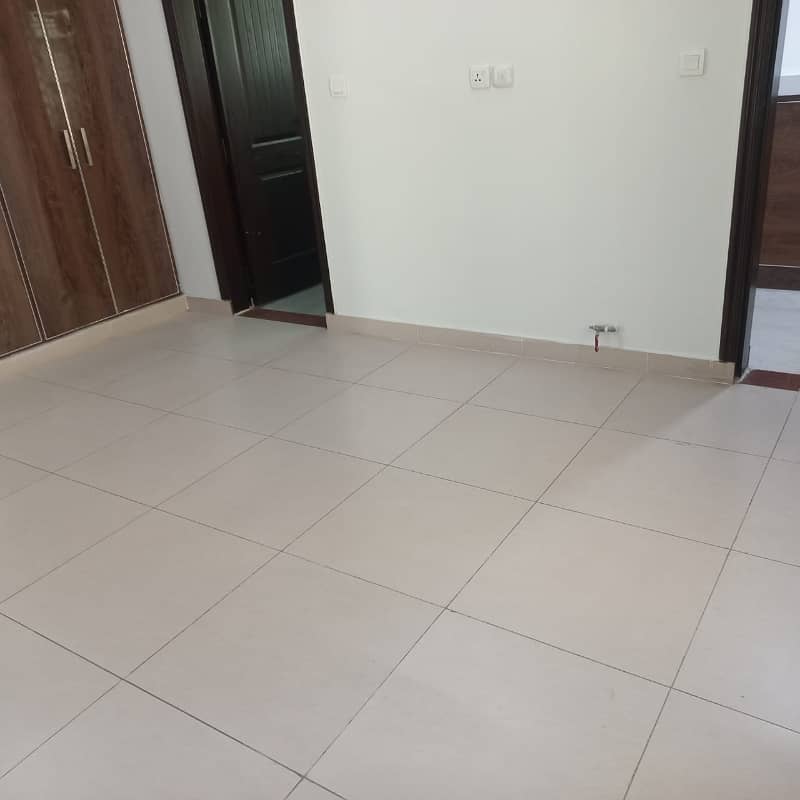 10 Marla Apartment 4 Floor For Rent 110k Rent And Ground Floor For Rent 120k Rent 11