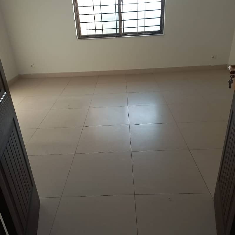 10 Marla Apartment 4 Floor For Rent 110k Rent And Ground Floor For Rent 120k Rent 13