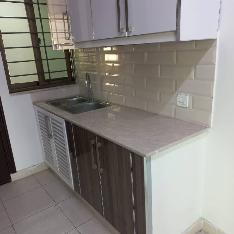 10 Marla Apartment 4 Floor For Rent 110k Rent And Ground Floor For Rent 120k Rent 15