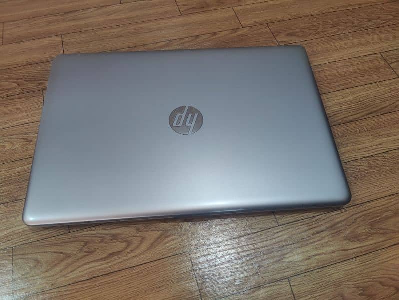 HP Core i5 7th Generation 8/256GB SSD 0