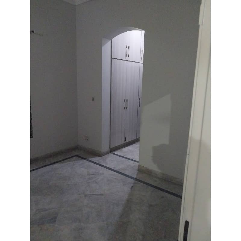 12 Marla House For Rent In Askari 09 0