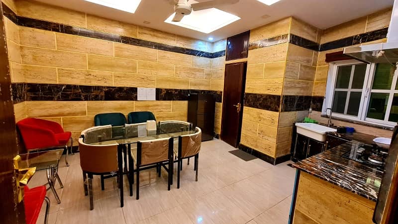 1 Fully Furnished Appartment in Cantt & studio Appartment available han 0