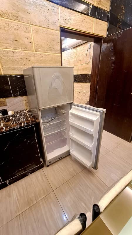 1 Fully Furnished Appartment in Cantt & studio Appartment available han 3