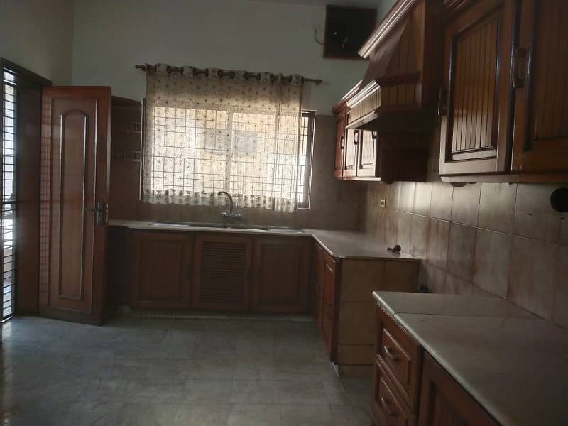 22 Marla Upper Portion 3 Bed Tv Lounge Separate Gate Available In DHA Phase 1 Near J Block Club 18