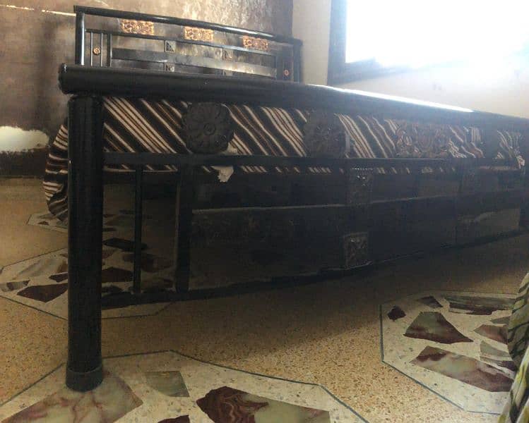 NEW CONDITION IRON BED 1