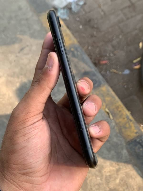 IPhone XR 64GB NON PTA (JV) 5